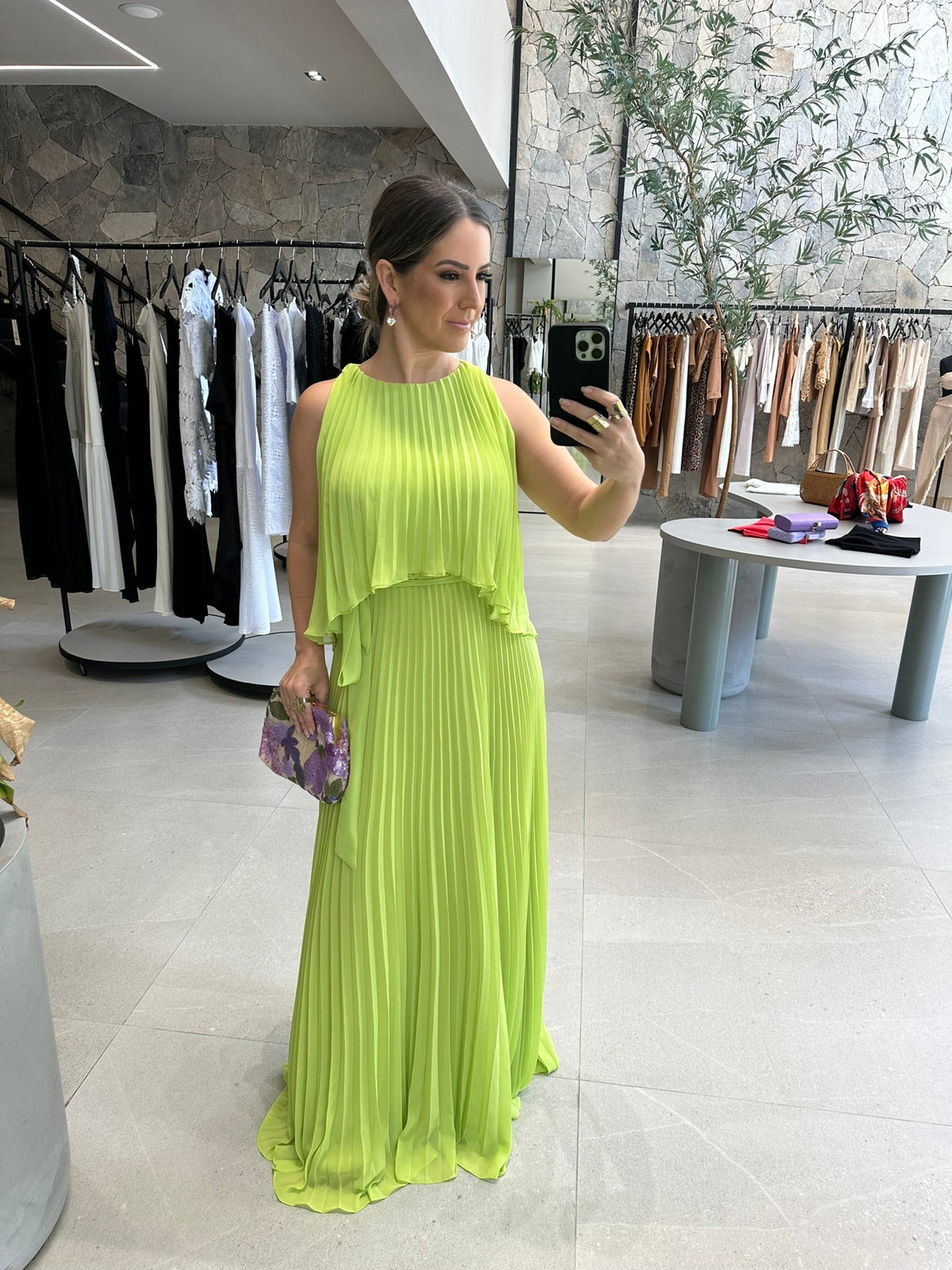 Vestido Plissado Sem Manga